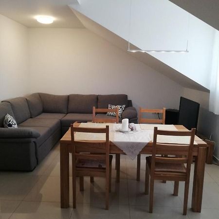 Apartamento Slavuj Novi Sad Exterior foto